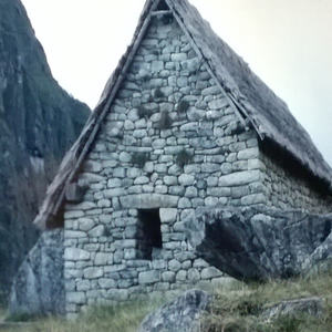 Herr Holl zeigt Dias von seiner Peru-Reise