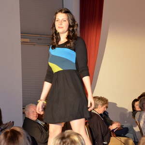 MODENSCHAU und Informationen über ökologisch und fair hergestellte Kleidung 