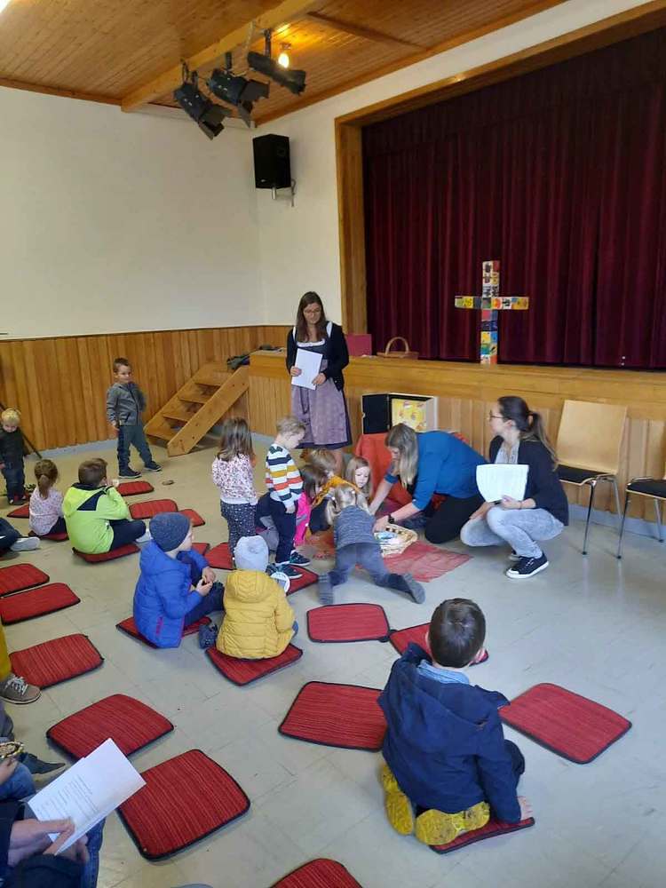 Kleinkinder Feier - Pfarrsaal