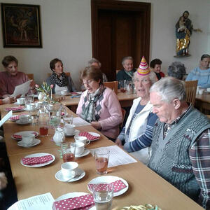 Faschings-Seniorenrunde mit Musik und Gesang