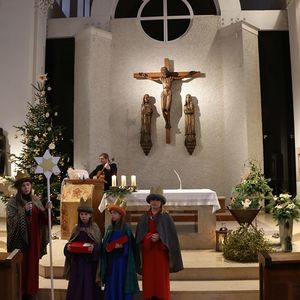 Hl. Messe mit den Sternsingern in St. Quirinus