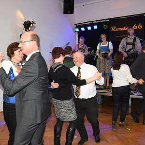 Gute Stimmung beim Ottnanger Pfarrball im Pfarrzentrum St. Stephanus