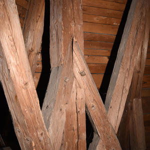 Gehackt und mit Holzdübel verbunden