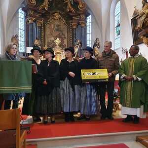 Scheckübergabe Goldhauben