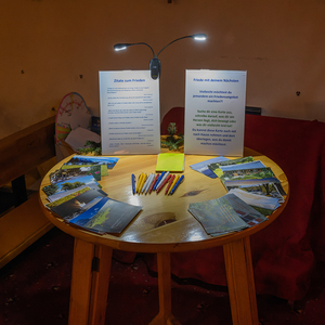 Unterschiedliche Station luden zur Beschäftigung mit dem Thema 'Friede mit mir/meinem Nächsten'