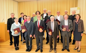Am 3. Mai 2022 überreichte Diözesanbischof Dr. Manfred Scheuer im Linzer Priesterseminar an engagierte ChristInnen die Florian-Medaille und die Severin-Medaille.
