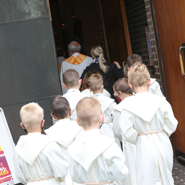 Erstkommunion in mehreren Gruppen