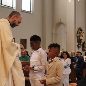 St. Quirinus feiert mit 10 Erstkommunionkindern 2026