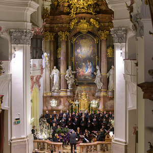 Chor des Konservatoriums für Kirchenmusik der Diözese Linz und Barockensemble Linz unter der Leitung von Wolfgang Kreuzhuber