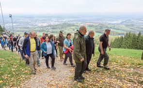Wanderung als Auftakt zur Bischofsvisitation im Dekanat Steyr