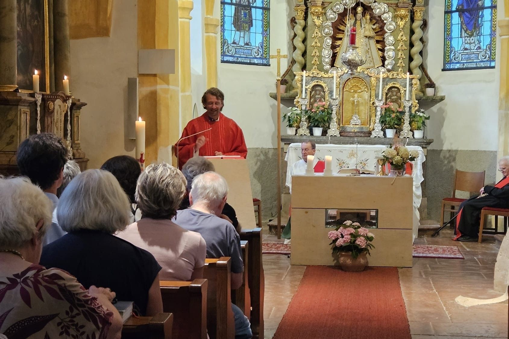 Den Abschluss fand das jährliche Jägerstätter-Gedenken am 9. August 2026 mit einem abendlichen Gottesdienst in der Pfarrkirche St. Radegund.