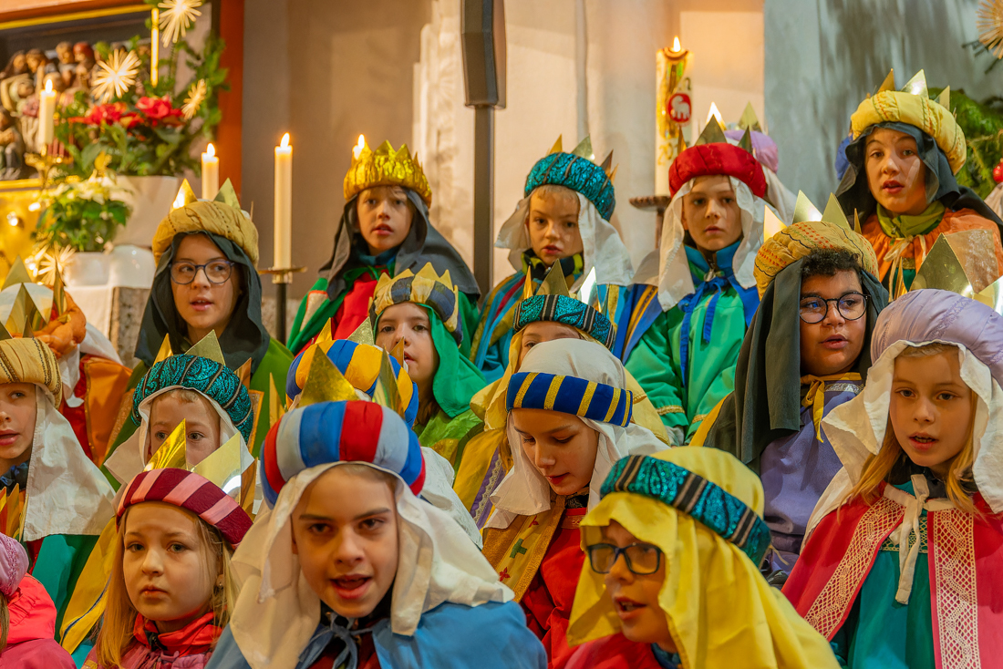 Festlicher Sternsinger-Gottesdienst am Dreikönigstag zum Abschluss der Sternsingeraktion 2024