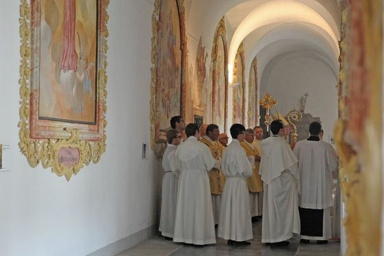 Die Klostergemeinschaft im Kreuzgang