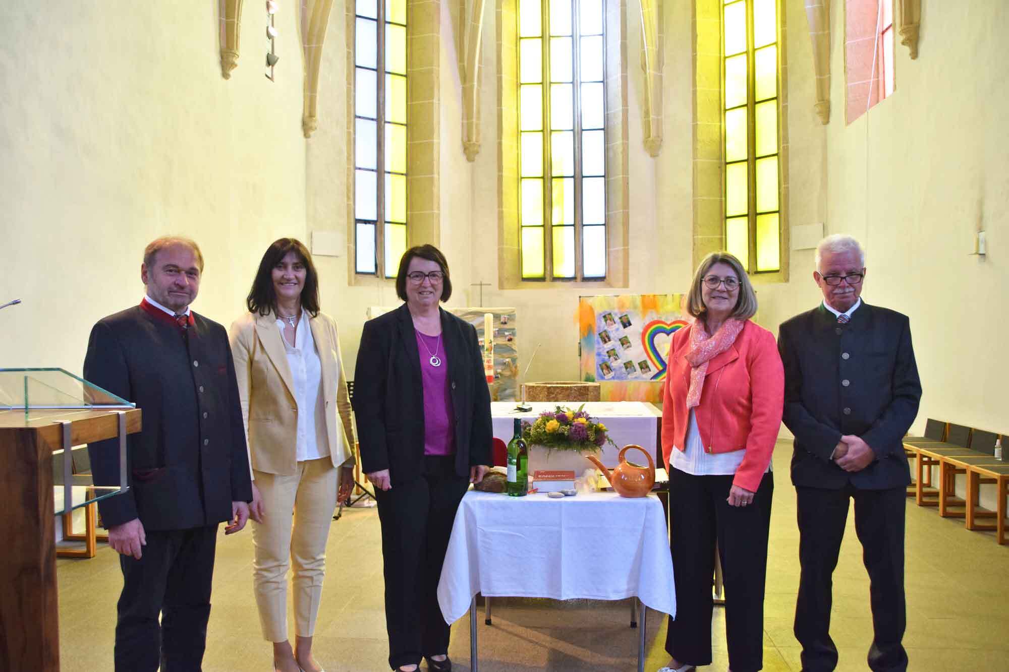 Das neue Seelsorgeteam von Mitterkirchen: vlnr. Stefan Wagner, Gerti Lehner, Pauline Fröschl, Maria Froschauer, Franz Raab und Pastoralvorstand Josef Froschauer