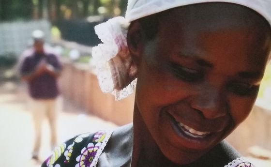 Frau aus Tansania / Welthaus Linz / Heribert Ableidinger Frau aus Tansania