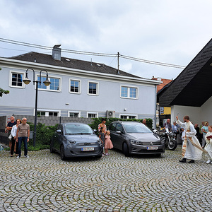 Segnung der Fahrzeuge