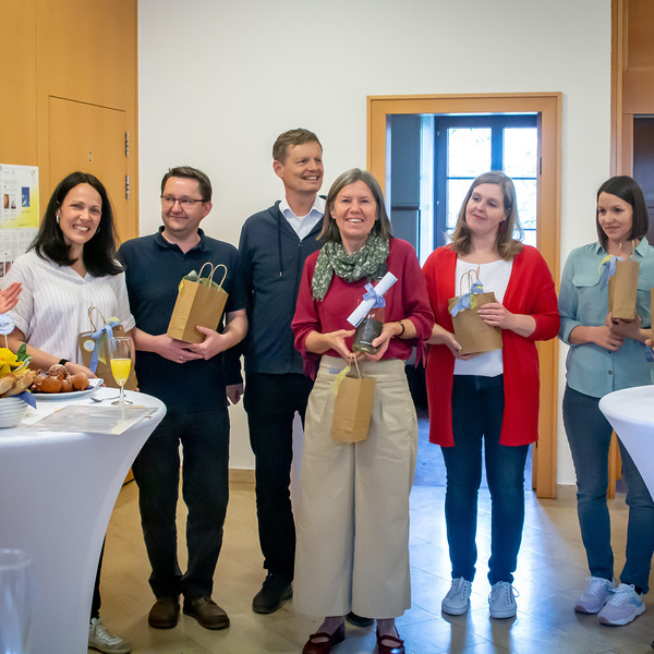 Kleider tauschen Leute