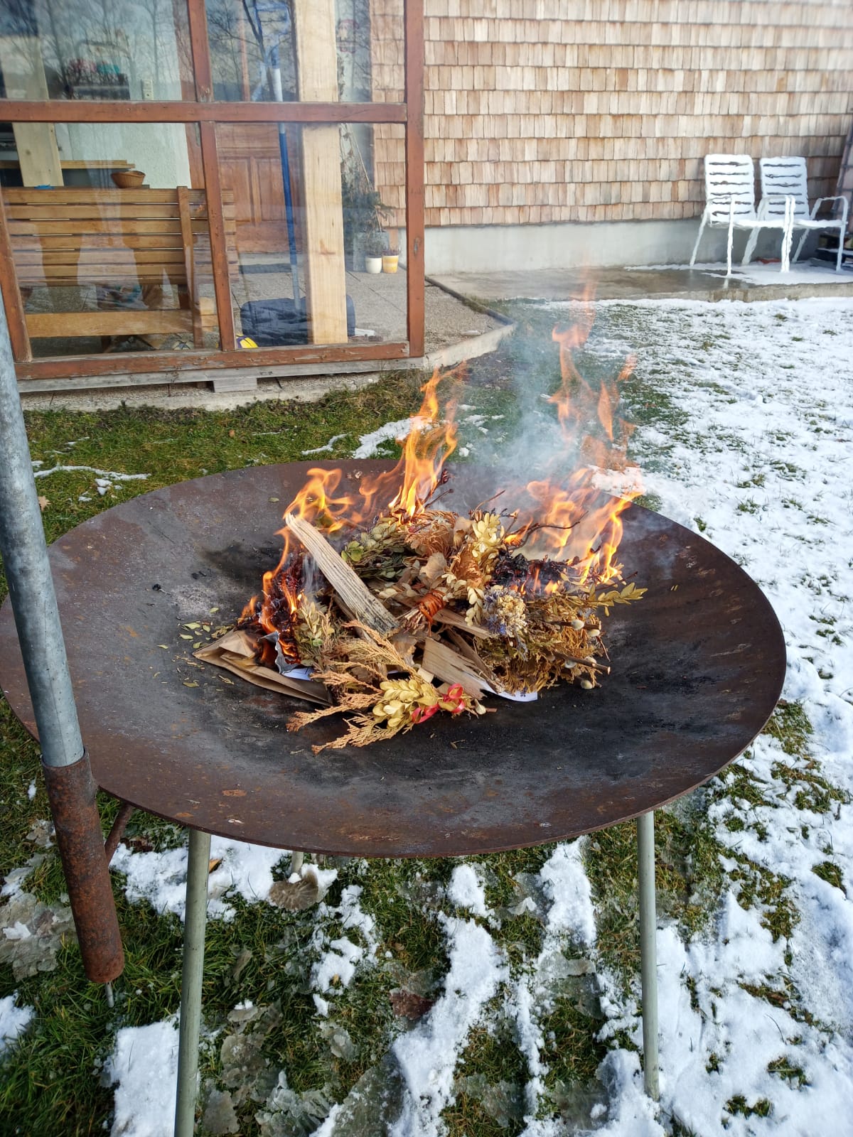 Aschengewinnung fürs Aschenkreuz