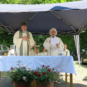 Gottesdienst mit Fruehschoppen 