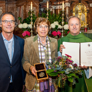 Am 18.07.2021 fand eine Heilige Messe mit Ehrungen in der Stiftsbasilika statt. Frau Dr. Schmeiss, Leiterin des KBW St. Florian erhielt die Severin Medaille der Dioezese Linz. Ebenso wurden für die langjährigen Dienste  Frau Adelheid Kaltenberger und