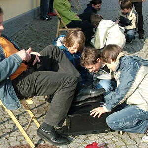 Schuhputzaktion der Firmlinge