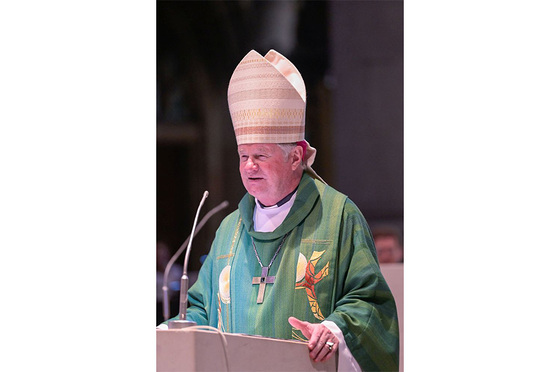 Bischof Manfred Scheuer sprach in seiner Predigt über die Bandbreite der Musik, die das Leben widerspiegelt, die soziale Funktion der Musik und deren heilende Wirkung.