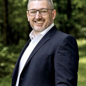 Wolfgang Huber  wird neuer Verwaltungsvorstand der neuen Pfarre Steyr. Er löst  Mitte Juli 2026 Oliver Brandner ab, der in die neue Pfarre Steyrtal wechselt.
