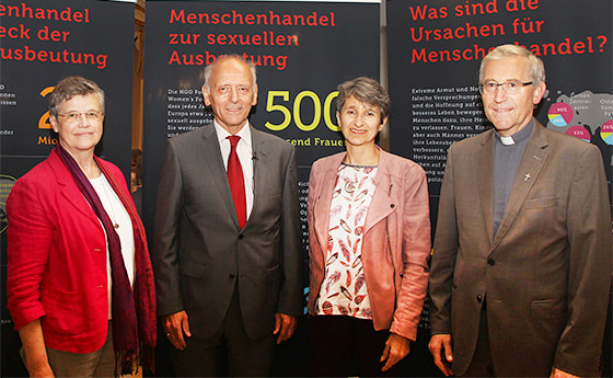 Initiatorin Sr. Maria Schlackl, Referent Martin Jäggle, Referentin Katharina Beclin, in Vertretung des Bischofs Bischofsvikar Johann Hintermaier