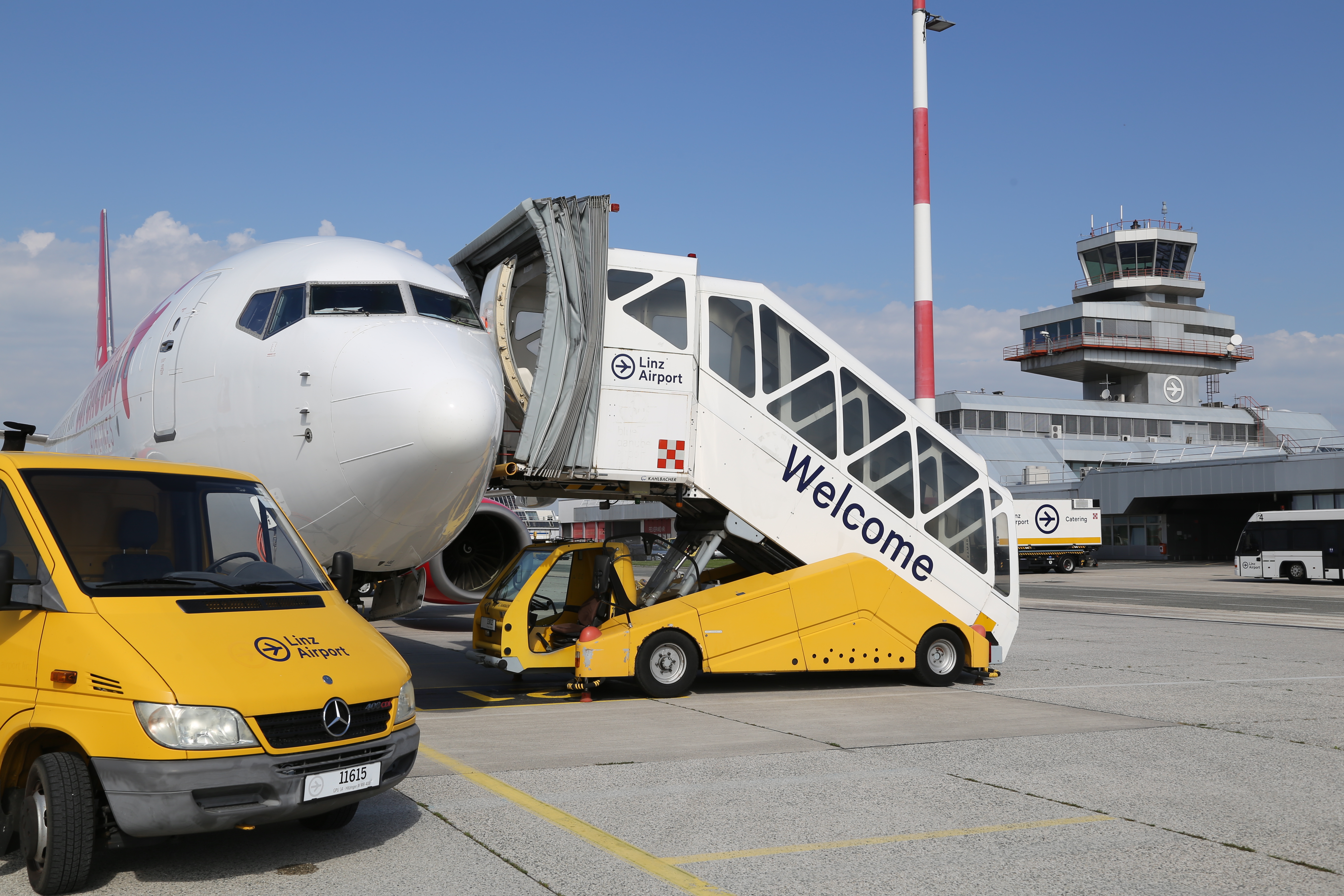 Passagierflugzeug am Vorfeld