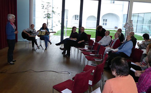 Wels-Stadtpfarre: Sendungsfeier für Caritas-HaussammlerInnen