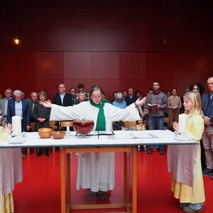 OLYMPUS DIGITAL CAMERA         