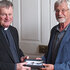 Erinnerungsobjekt von NS-Opfer Pfarrer Eiersebner an Bischof übergeben